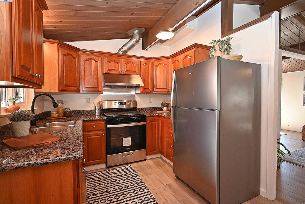 UPPER REDWOOD - Residential