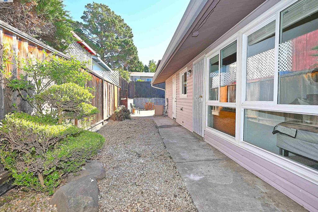 UPPER REDWOOD - Residential