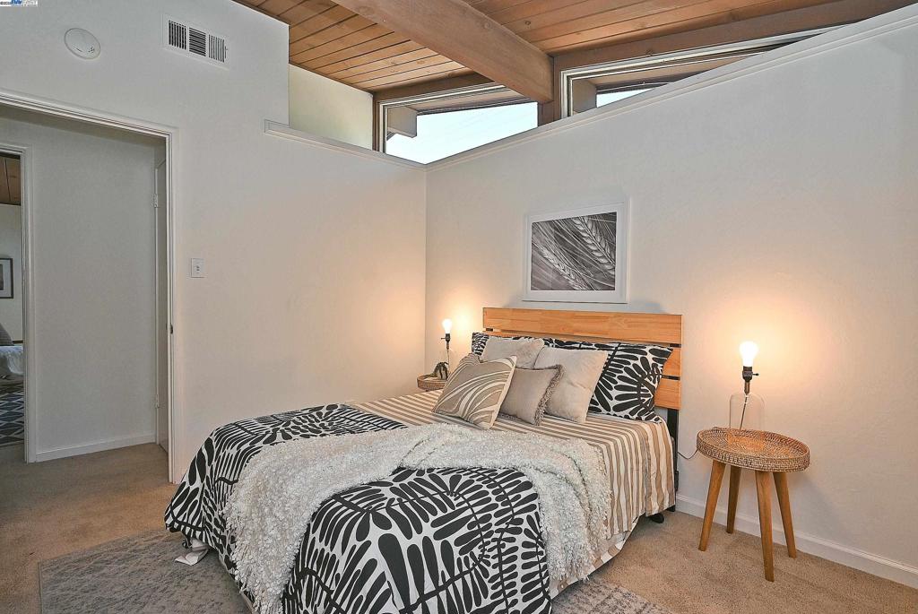 UPPER REDWOOD - Residential