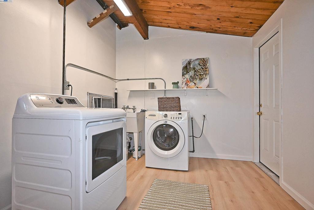 UPPER REDWOOD - Residential