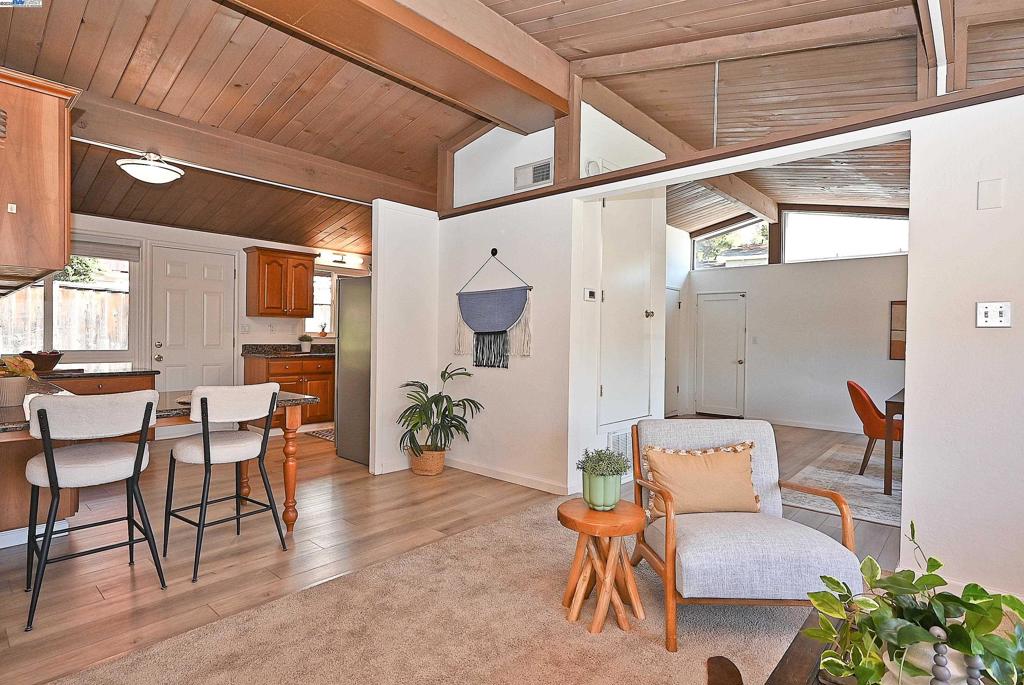 UPPER REDWOOD - Residential