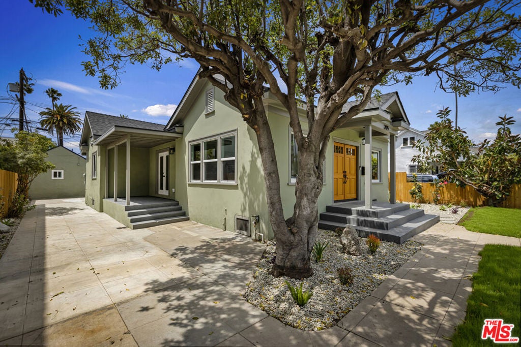 Photo of 2025 West Boulevard, Los Angeles, CA 90016 (MLS # 26838671)