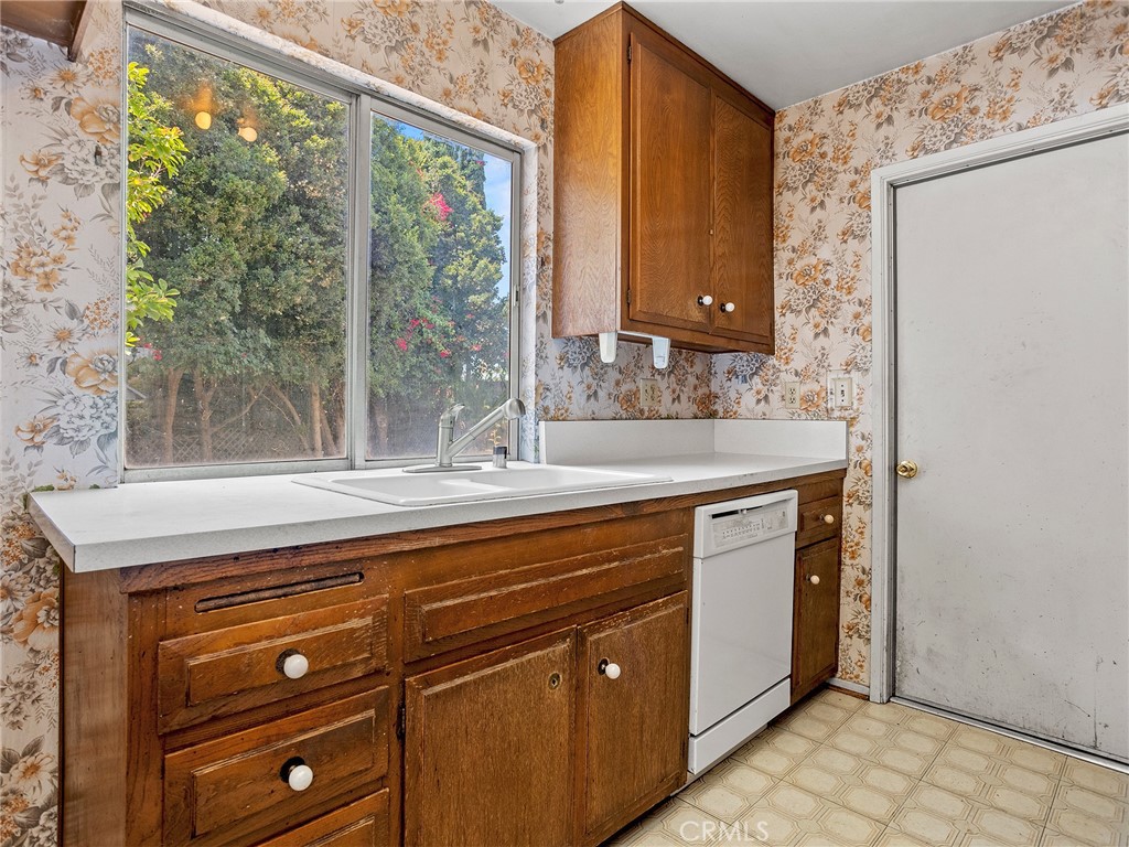 14923 La Valle Street