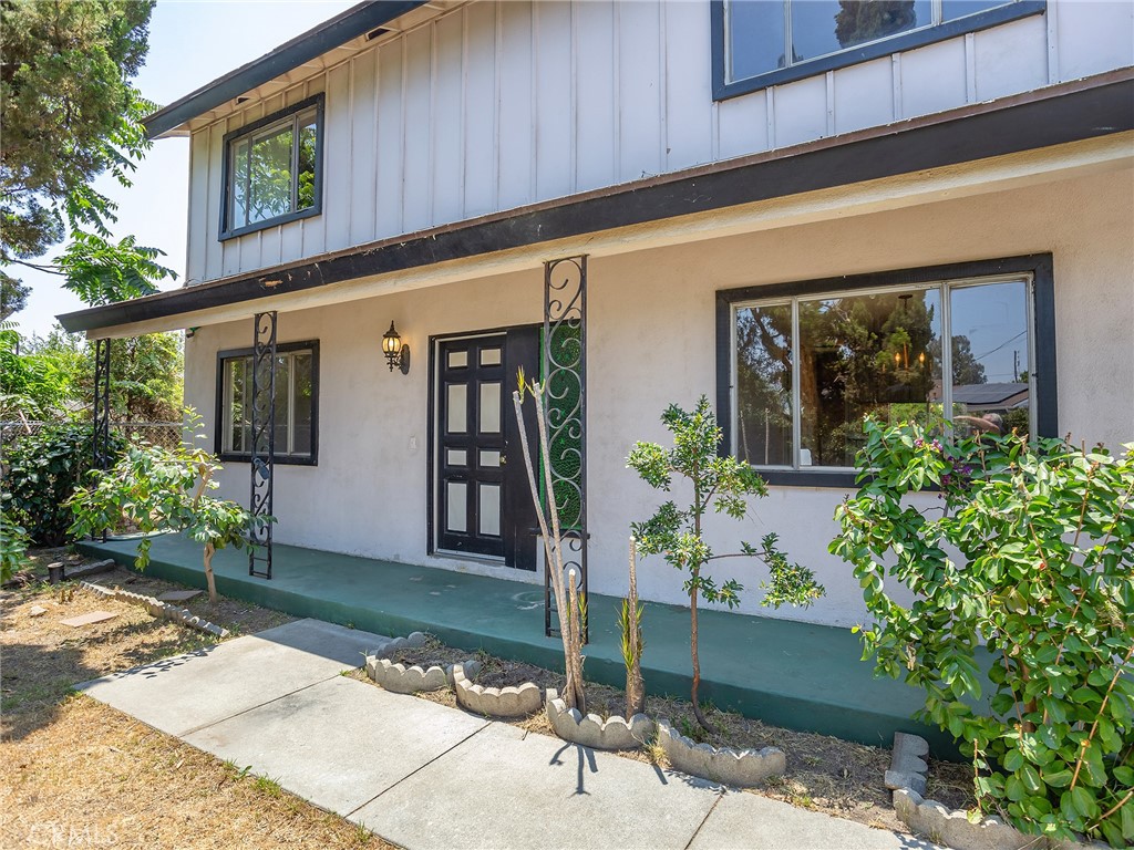 14923 La Valle Street