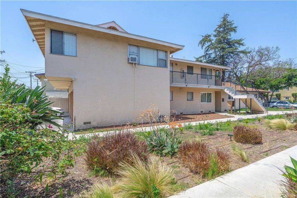 608 W Bellevue