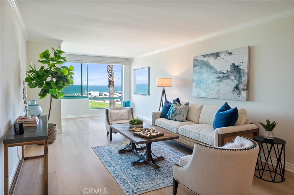 201 Calle Miramar 8