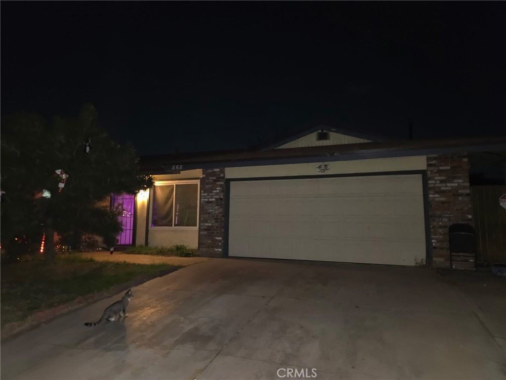 Photo of 868 S Ironwood Ave, Bloomington, CA 92316 (MLS # CV25278700)