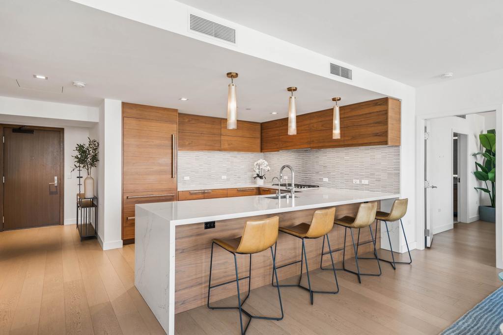 888 W E Street 2206