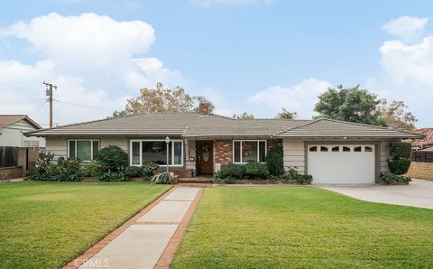 Photo of 772 E Northridge Ave, Glendora, CA 91741 (MLS # CV25257318)