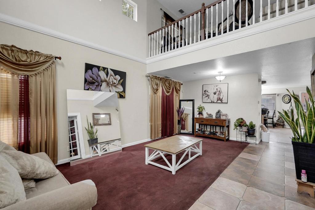 825 Rolling Oak Court
