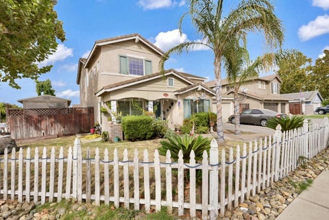 Tiny photo for 825 Rolling Oak Court, Modesto, CA 95351 (MLS # ML82064968)