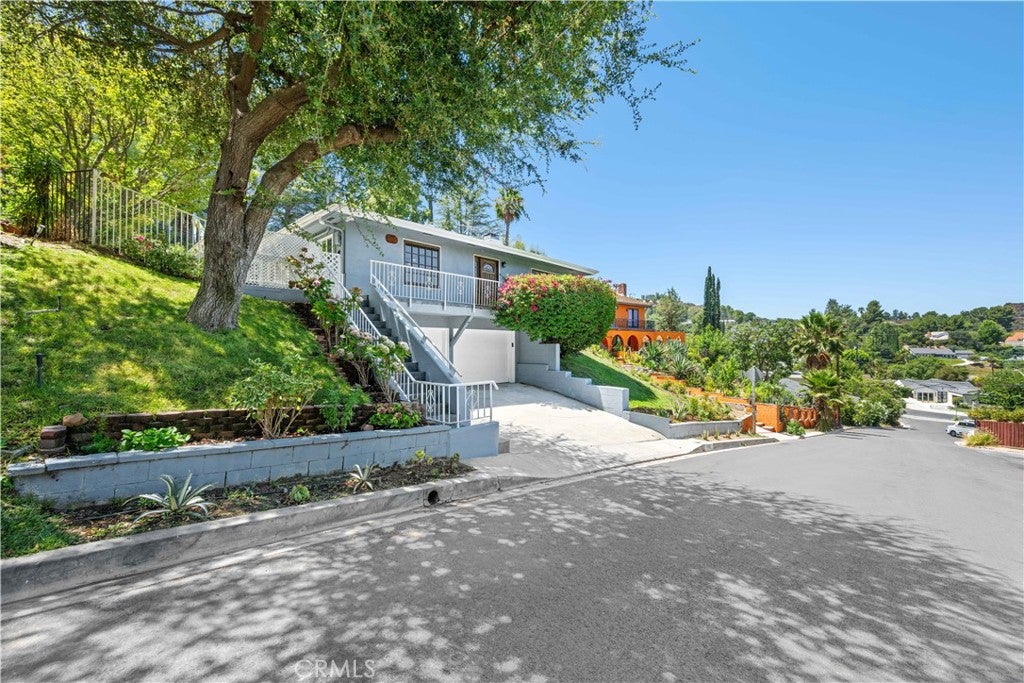 Photo of 4319 Pampas Road, Woodland Hills, CA 91364 (MLS # BB26152794)