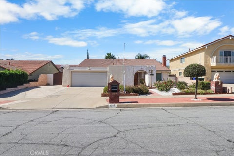 Photo of 1307 Maywood AVE, Upland, CA 91786 (MLS # CV26228418)