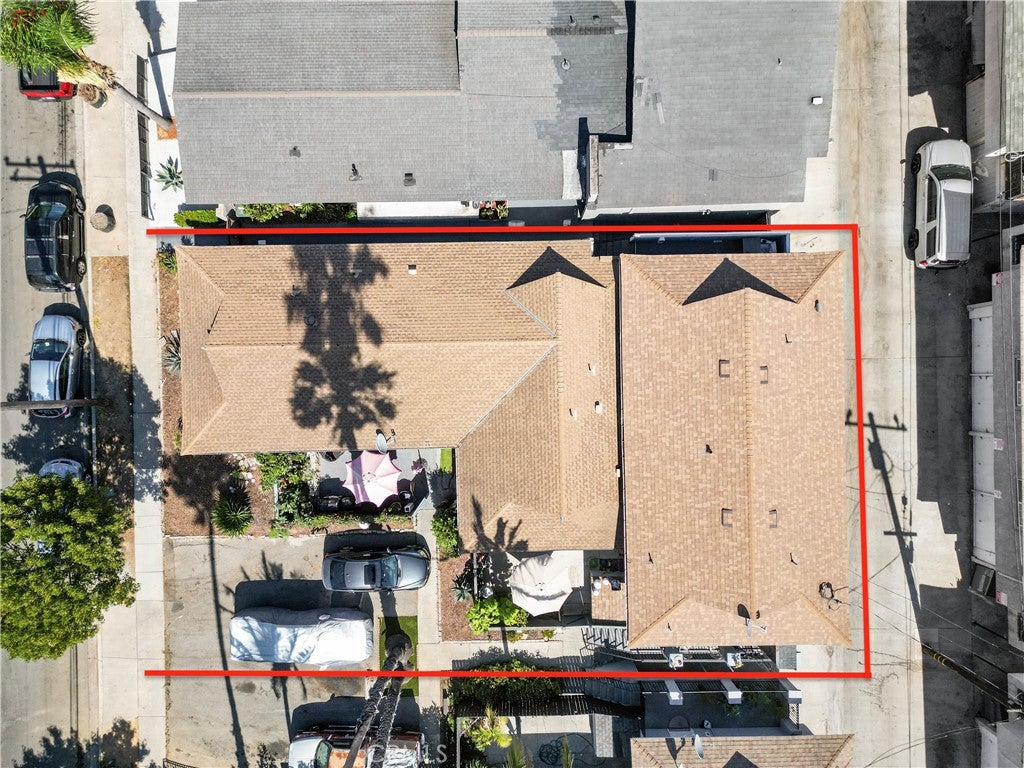 735 W 18th