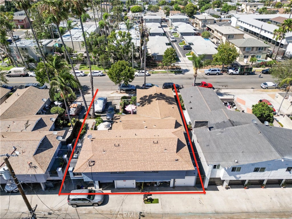 735 W 18th