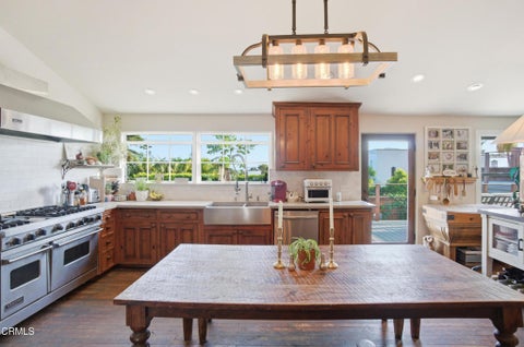 Tiny photo for 63 Lincoln Drive, Ventura, CA 93001 (MLS # V1-36315)
