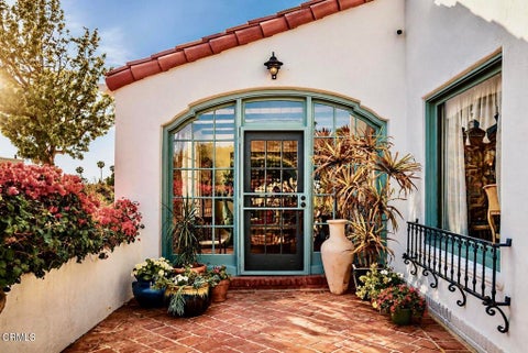 Tiny photo for 63 Lincoln Drive, Ventura, CA 93001 (MLS # V1-36315)