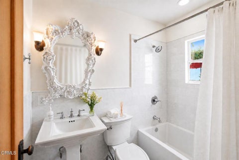 Tiny photo for 63 Lincoln Drive, Ventura, CA 93001 (MLS # V1-36315)