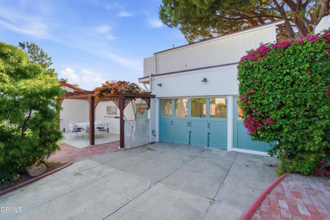 Tiny photo for 63 Lincoln Drive, Ventura, CA 93001 (MLS # V1-36315)