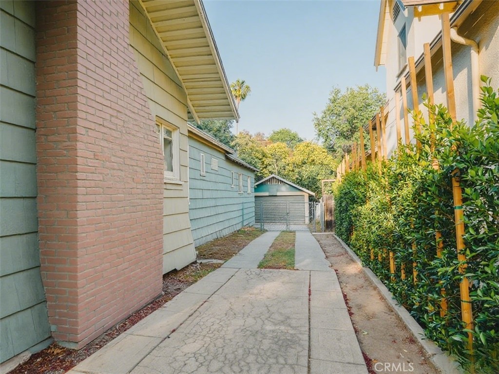 216 Fairview Avenue