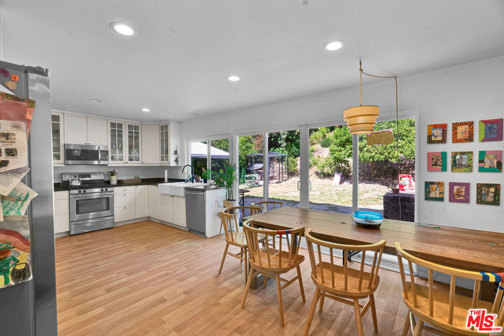 3952 Patrick Henry Place