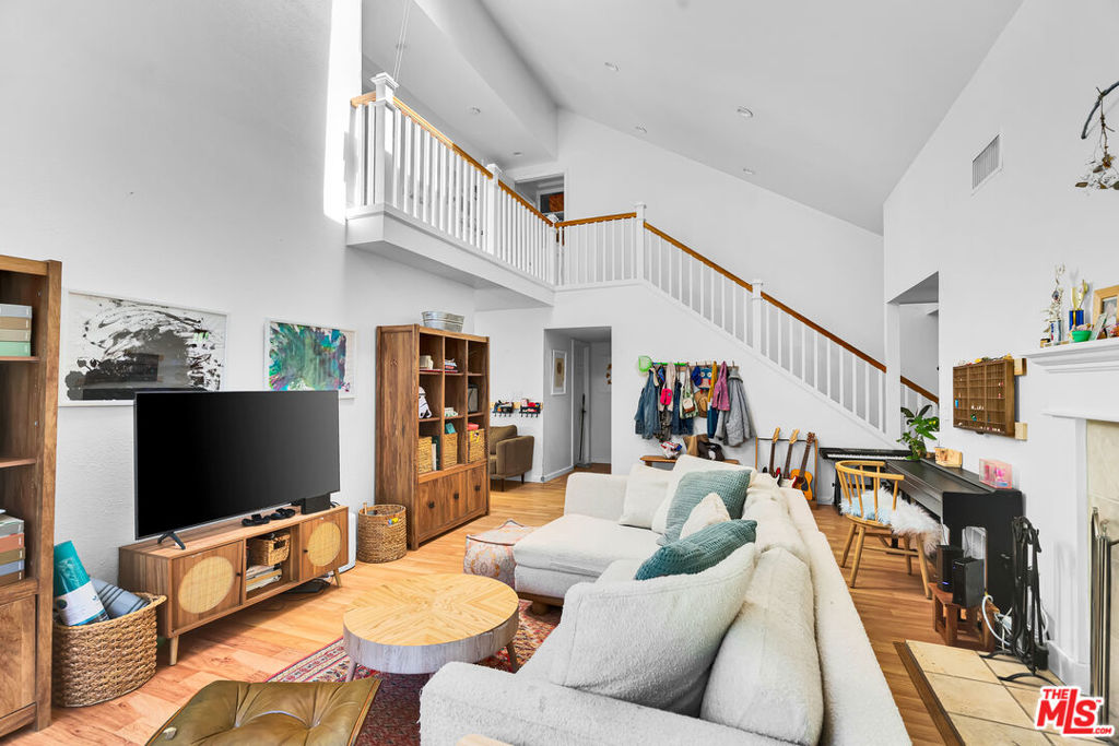 3952 Patrick Henry Place