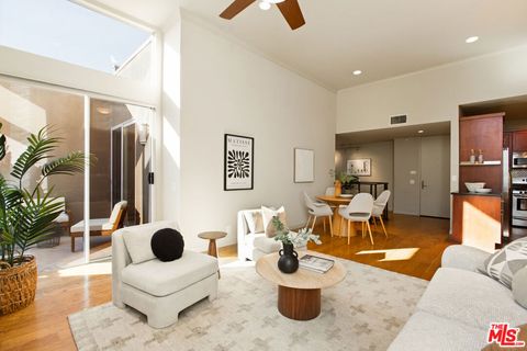 Photo of 1425 N Detroit Street #PH405, Los Angeles, CA 90046 (MLS # 26635241)