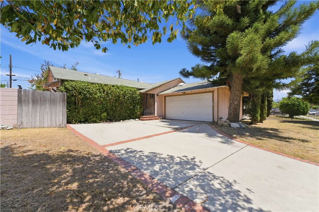 13235 Schoenborn Street