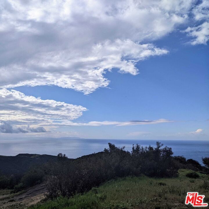 2195 E Little Las Flores Road