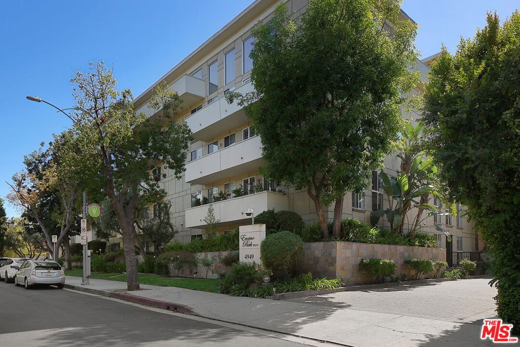 4949 Genesta Avenue