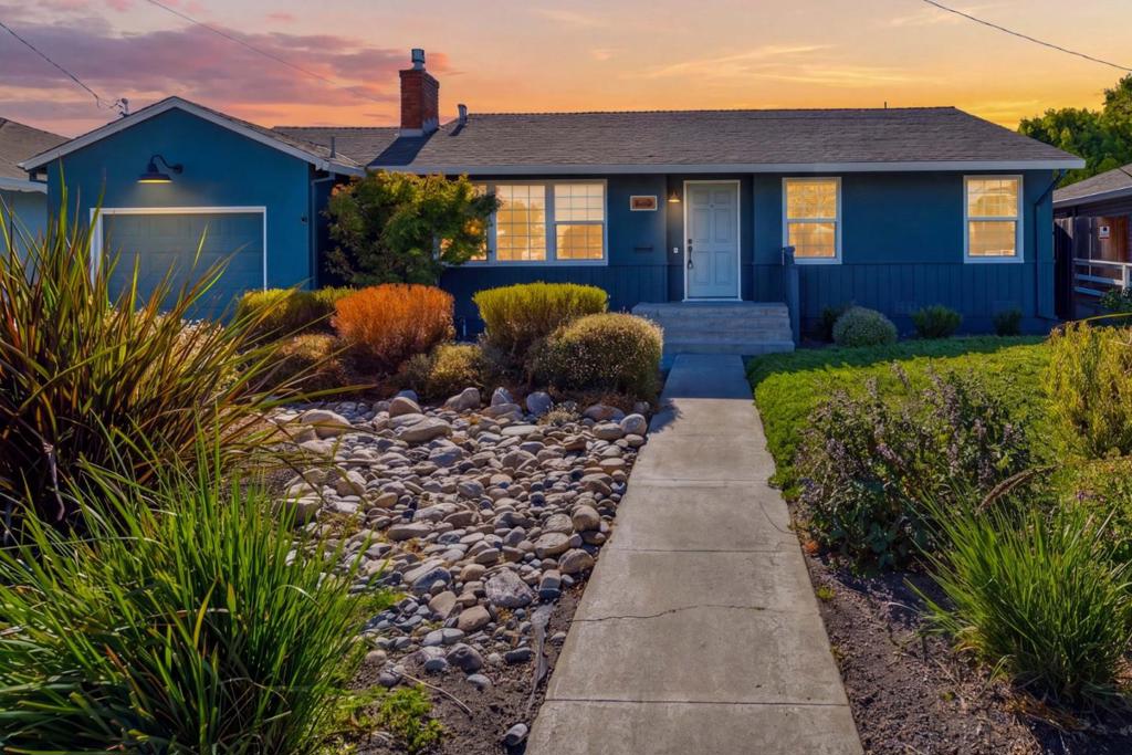 840 Capistrano Drive