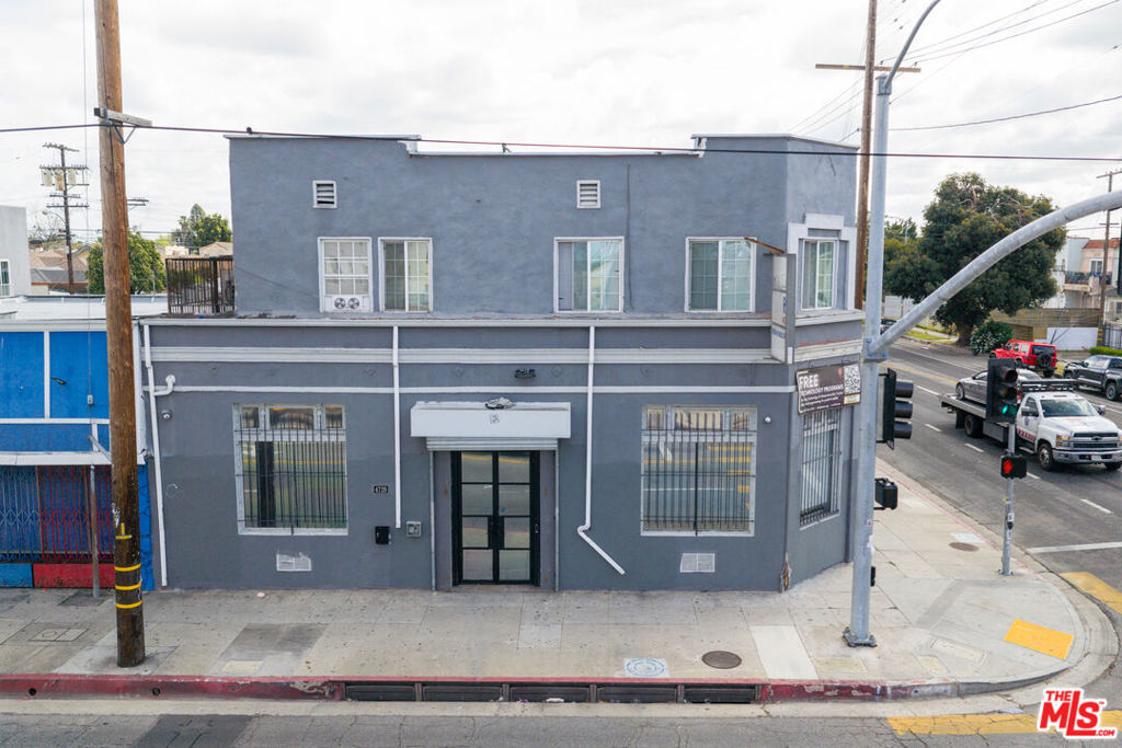 1645 W 48th Street