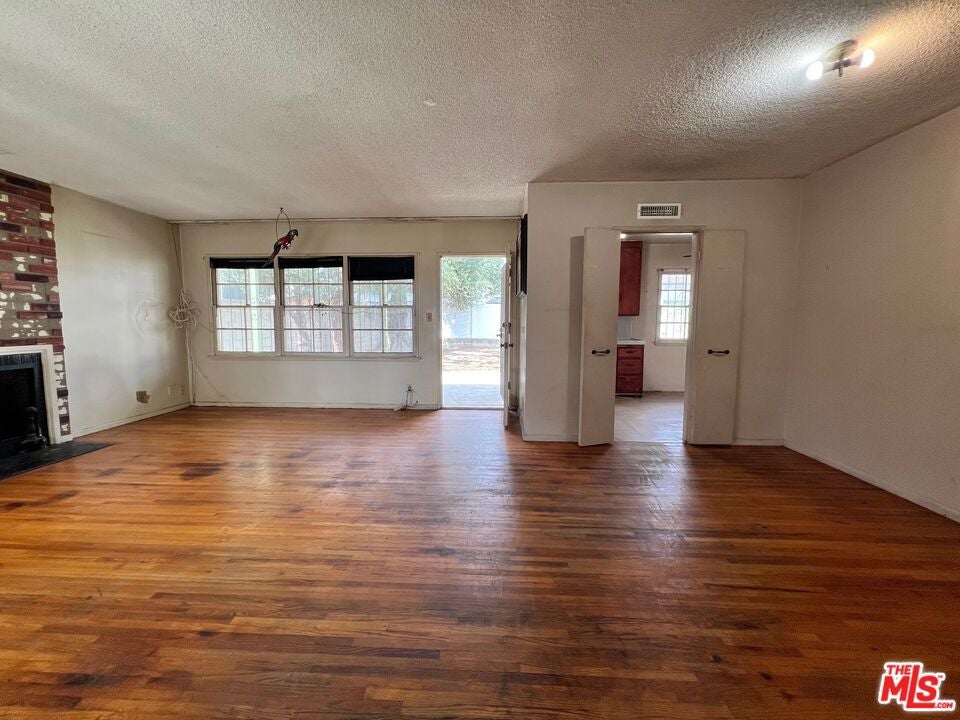2505 W 116th Street