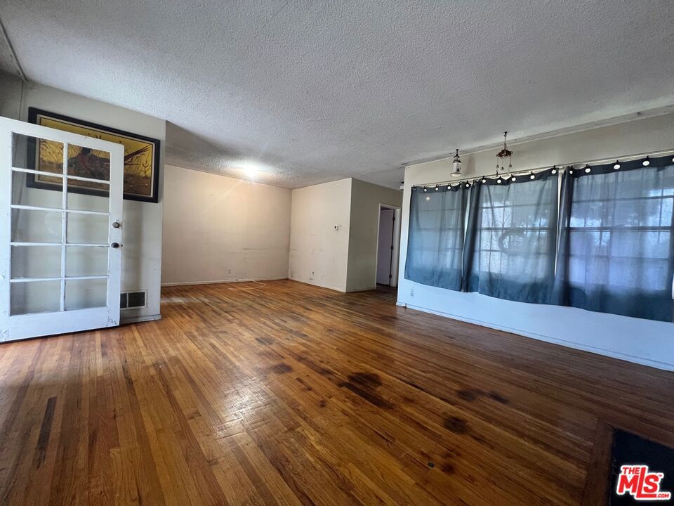 2505 W 116th Street