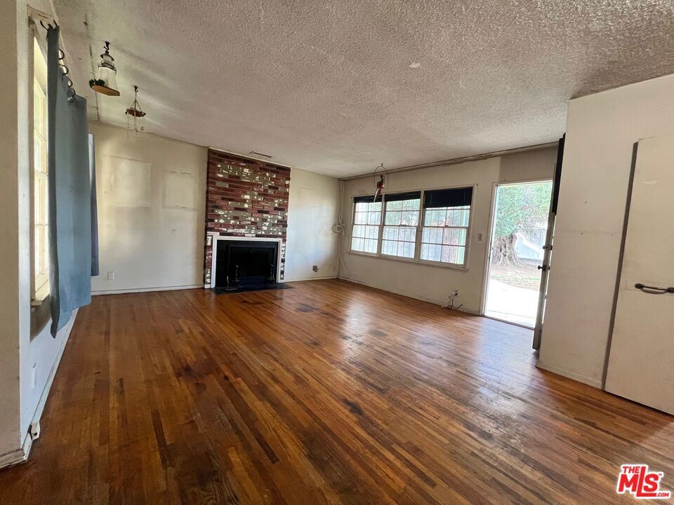 2505 W 116th Street