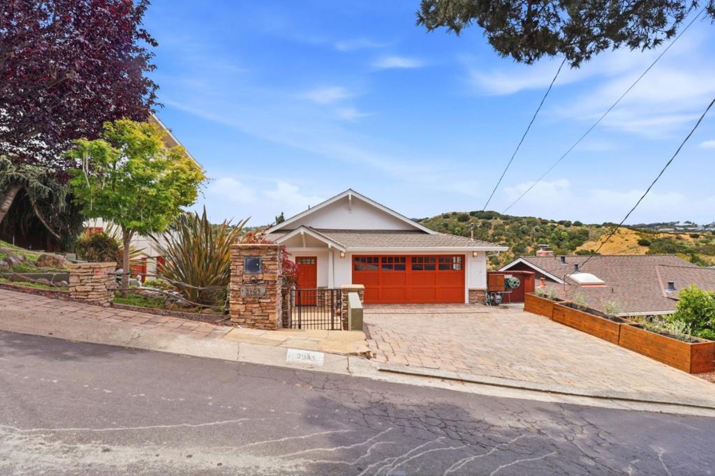 2945 Monte Cresta Drive