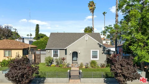 4460 Stansbury Avenue, Sherman Oaks, CA 91423 - MLS#: 26844129