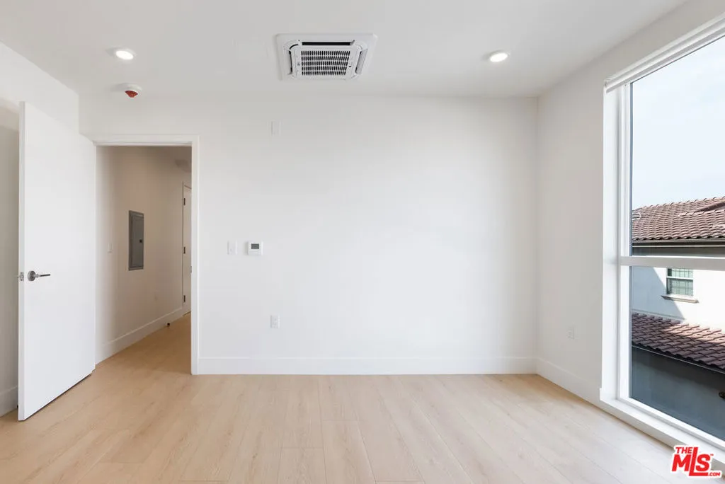 Cypress, California 90630, United States, 3 Bedrooms Bedrooms, ,2 BathroomsBathrooms,Residential,Active,239296