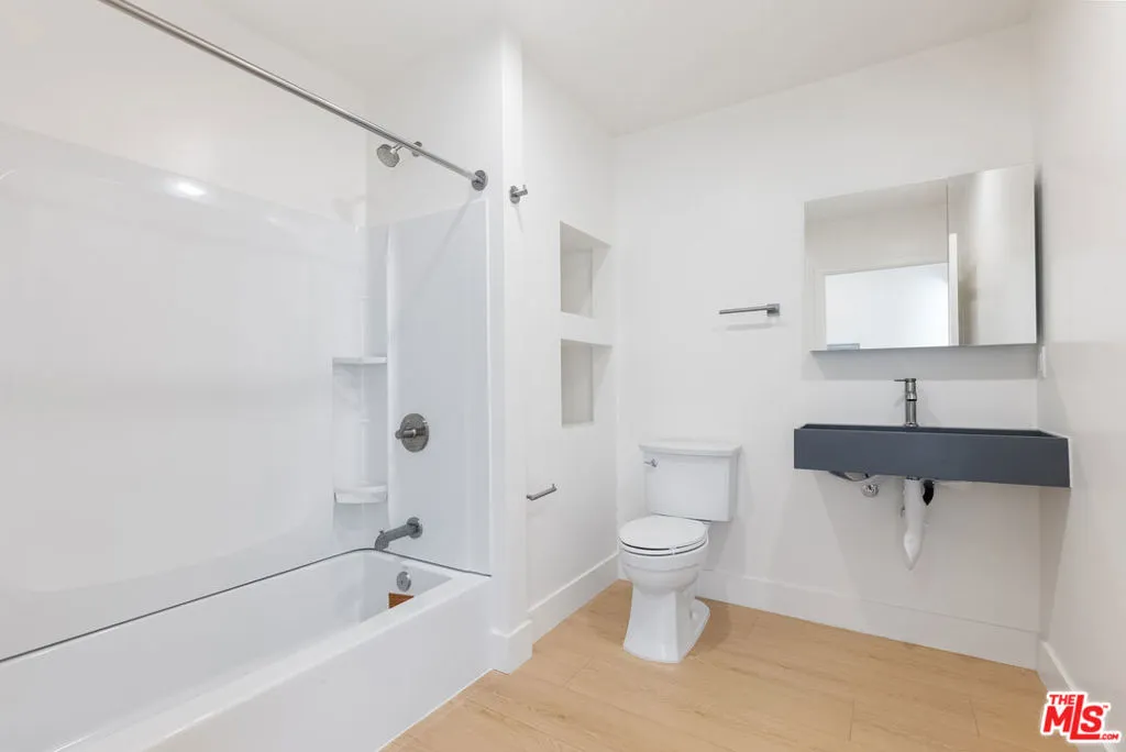 Cypress, California 90630, United States, 3 Bedrooms Bedrooms, ,2 BathroomsBathrooms,Residential,Active,239296