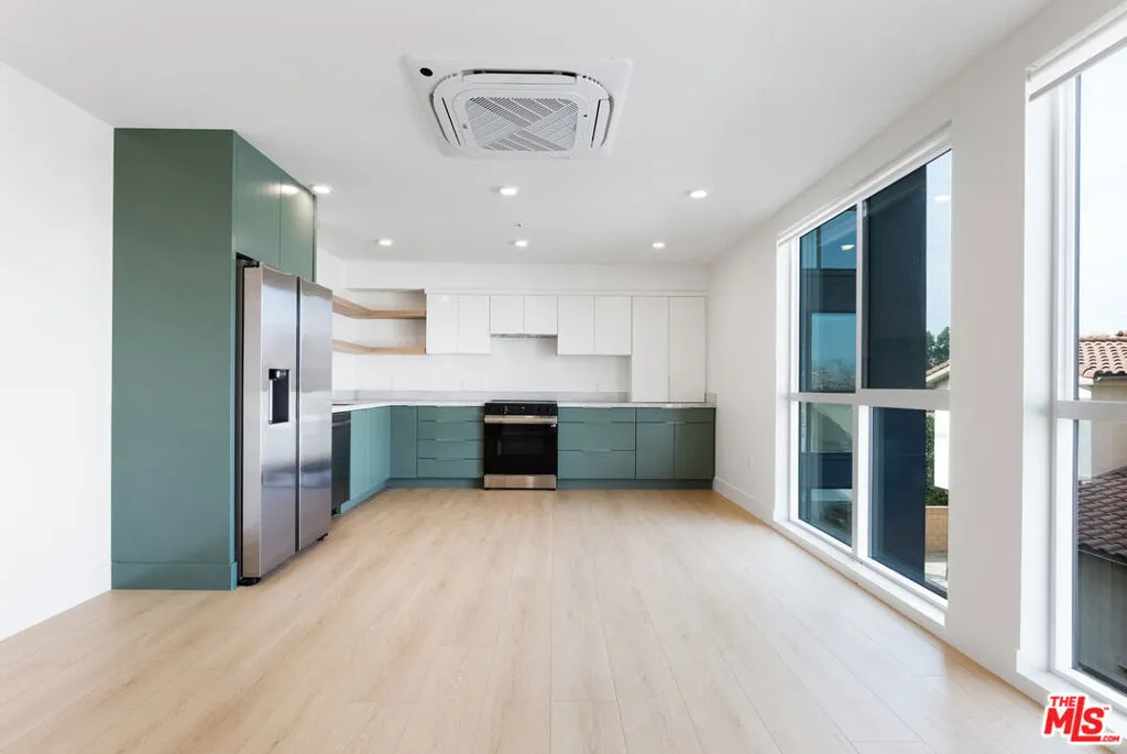 Cypress, California 90630, United States, 3 Bedrooms Bedrooms, ,2 BathroomsBathrooms,Residential,Active,239296