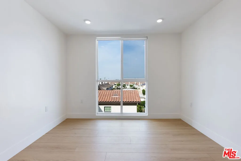 Cypress, California 90630, United States, 3 Bedrooms Bedrooms, ,2 BathroomsBathrooms,Residential,Active,239296