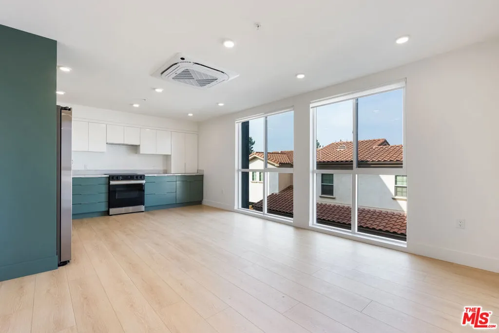 Cypress, California 90630, United States, 3 Bedrooms Bedrooms, ,2 BathroomsBathrooms,Residential,Active,239296