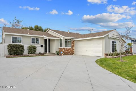 Photo of 7055 Park Manor Avenue, North Hollywood, CA 91605 (MLS # 226000684)