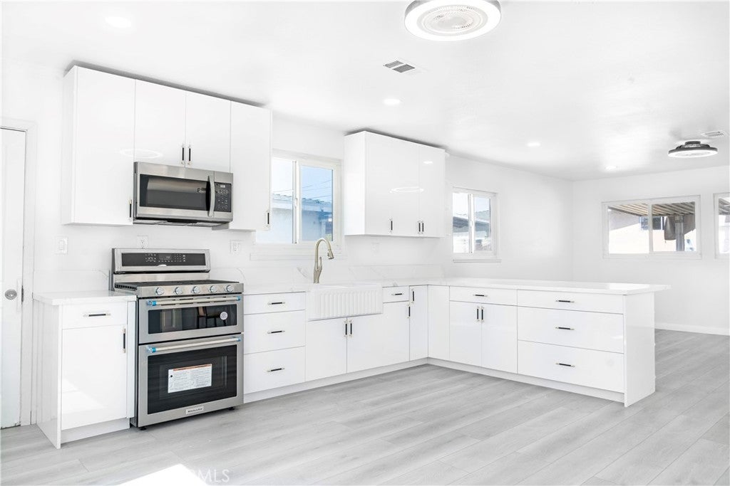 11428 Glenoaks