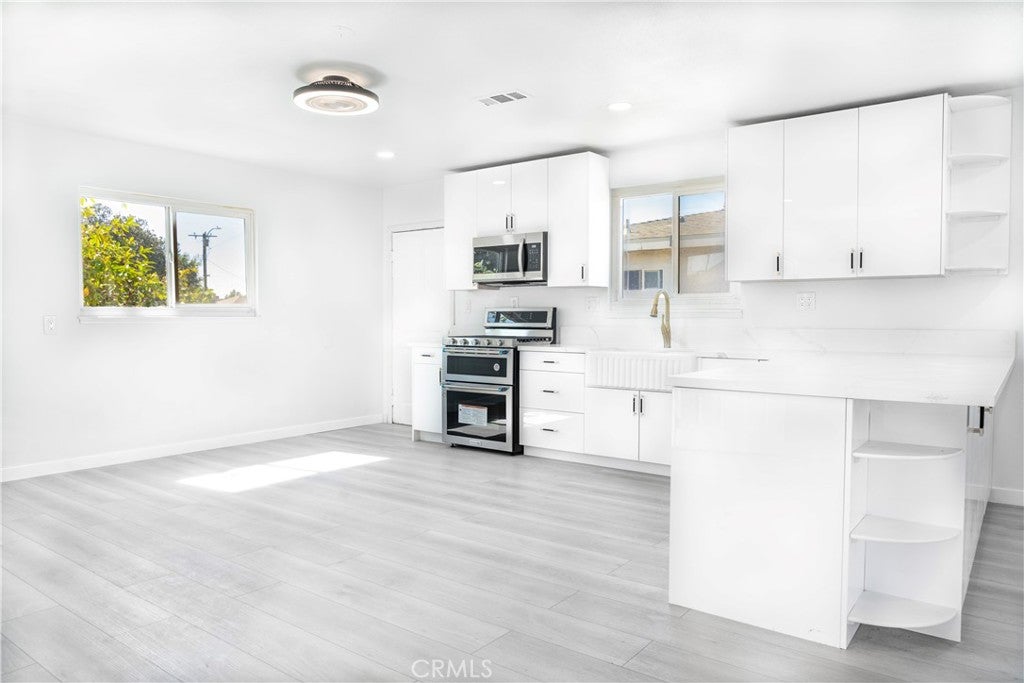 11428 Glenoaks
