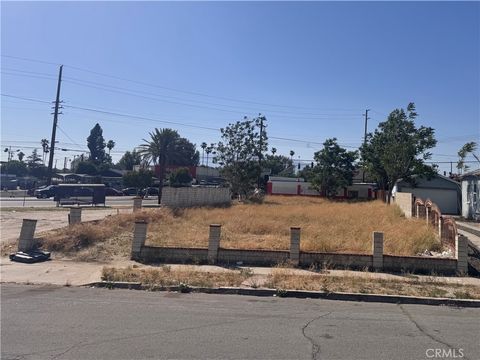 815 Orange Grove Avenue Colton CA 92324