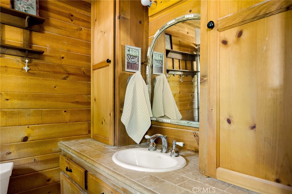 Green Valley Lake (GVLK) - Residential