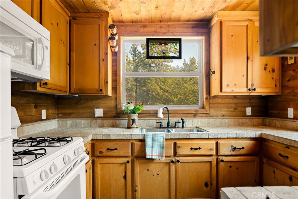 Green Valley Lake (GVLK) - Residential