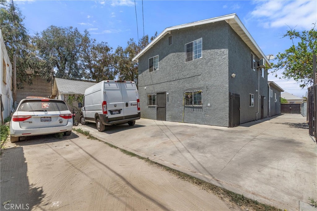1164 E 34th