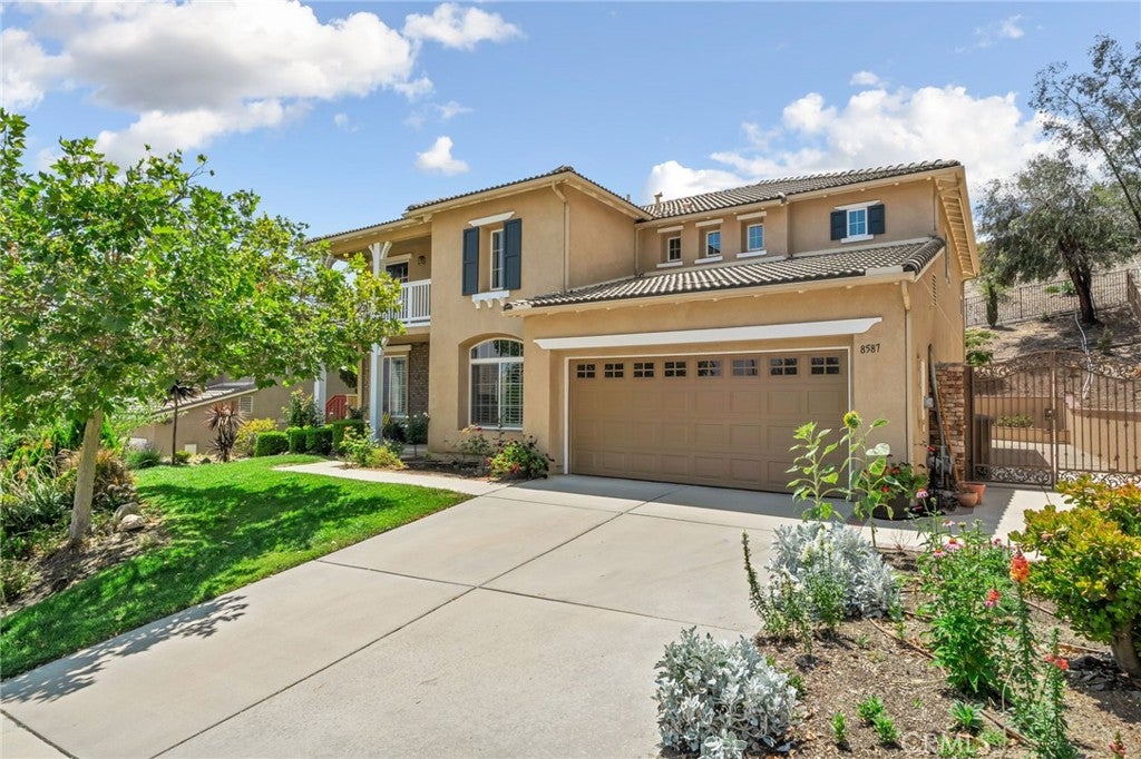 8587 Hunt Canyon